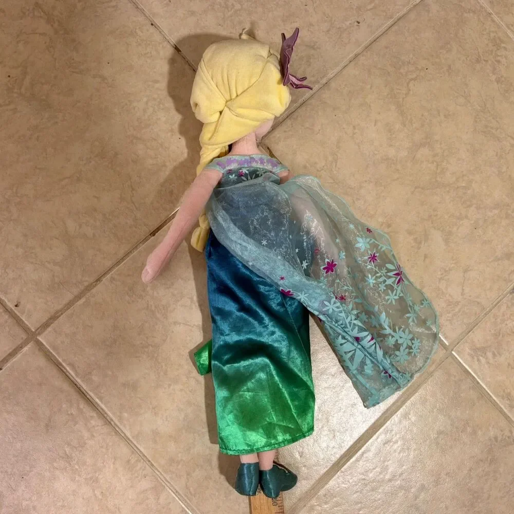Disney Store Frozen Spring Fever Queen Elsa 18” Plush Doll Toy Green Dress
